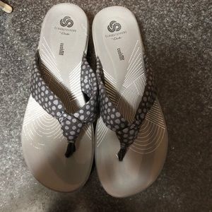 Clark’s Cloudstepper Wedge Flip Flops